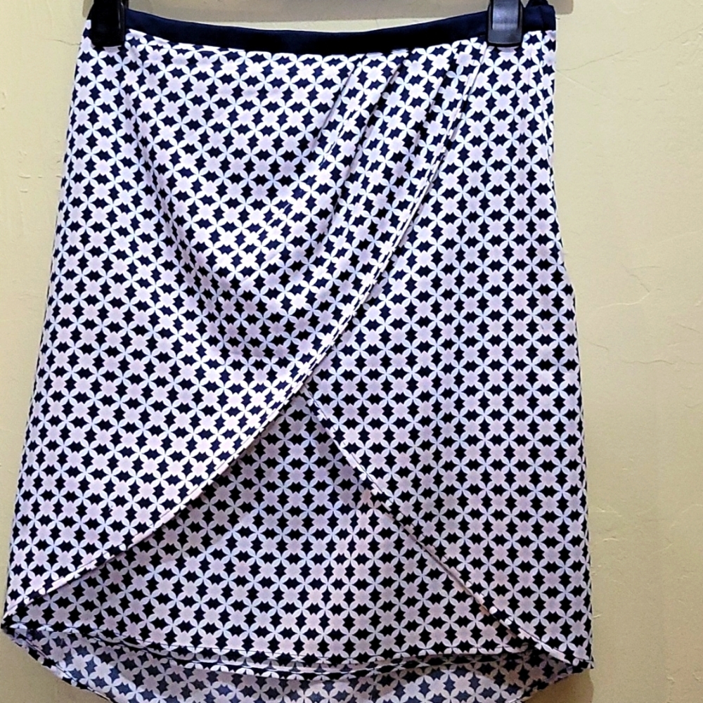 H&M skirt. Size 8.